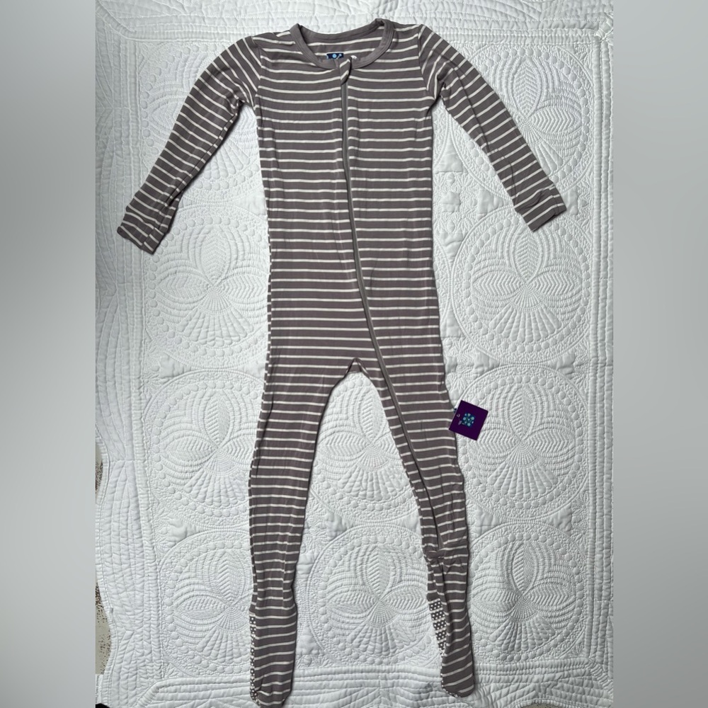 NWT unisex Kickee Pants striped zip onesie